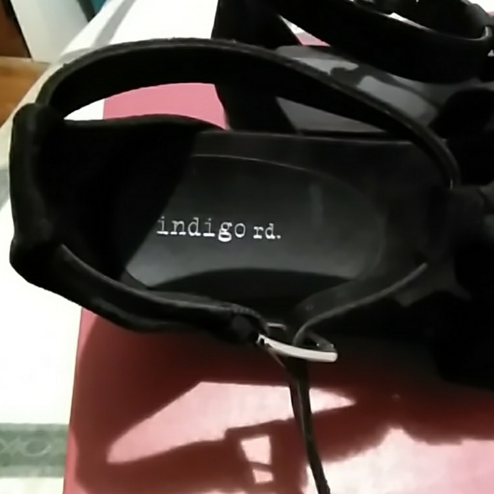 Sandals - Picture 7 of 7